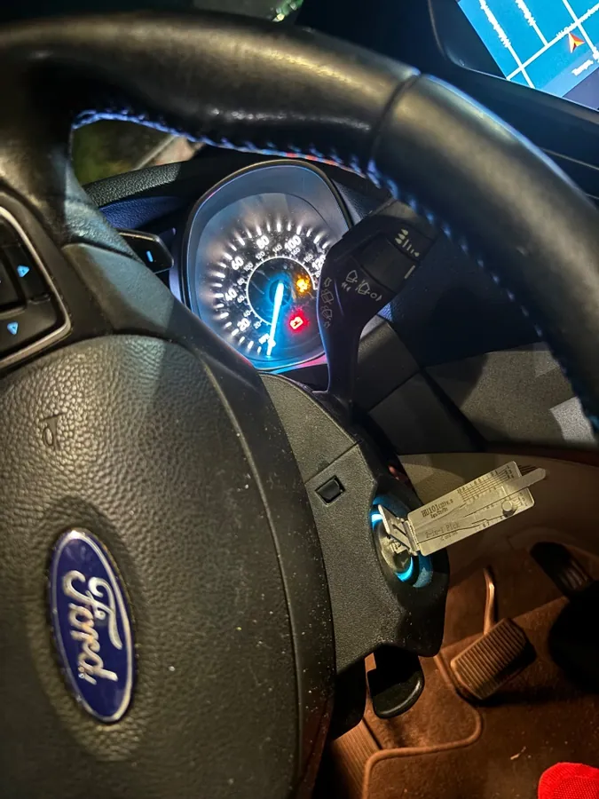 Real locksmith service photo